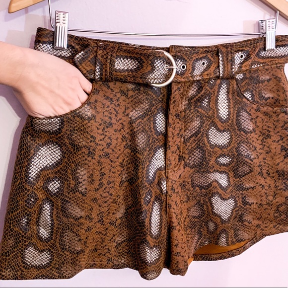 SNAKE PRINT high waist shorts - size M - Bronze/Brown - Leather Like - Picture 4 of 11